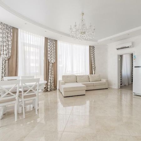 Vip Level Sea View Apartment Odessza Kültér fotó